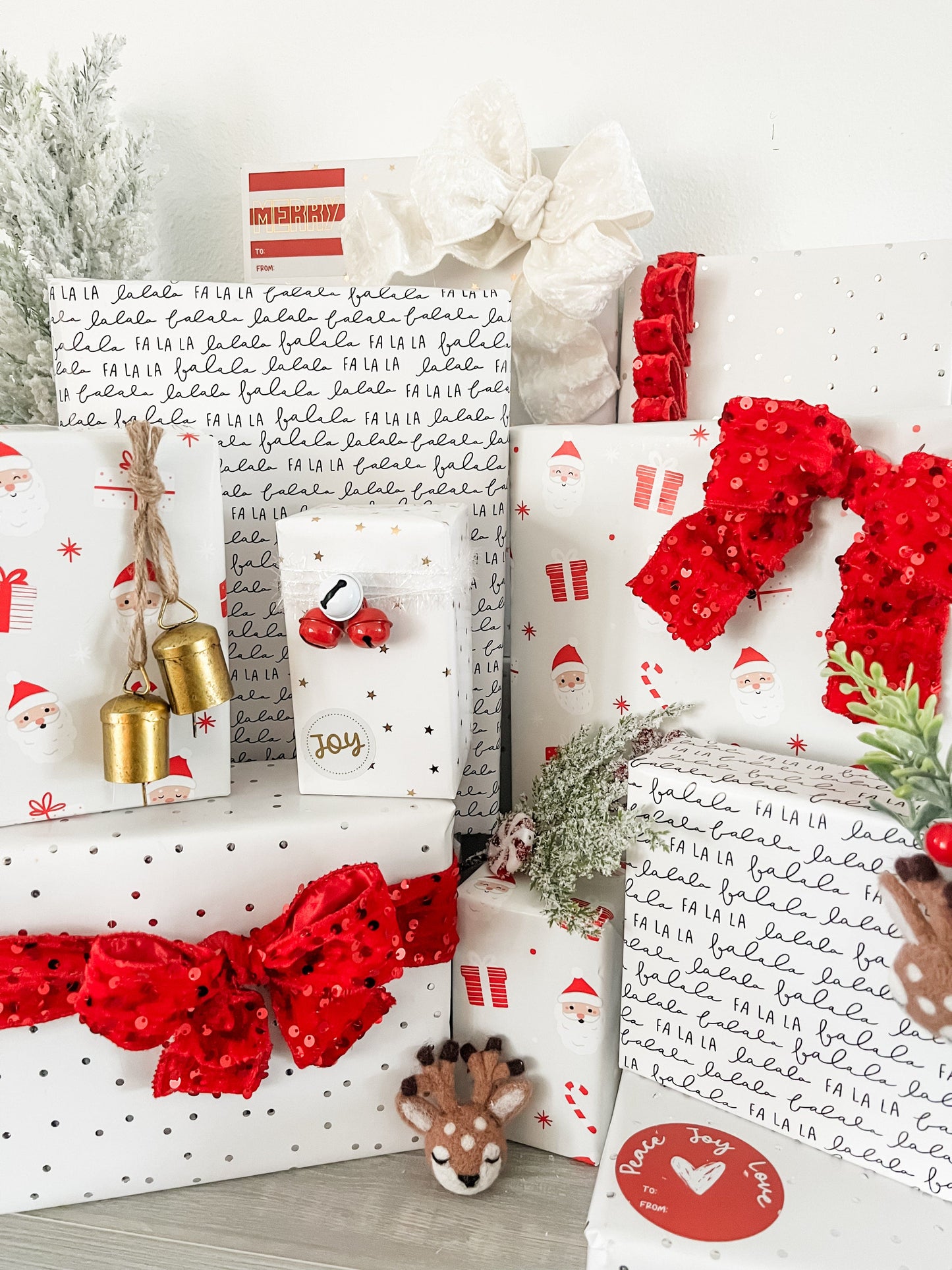 2025 Deluxe Holiday Wrapping Kit - Santa